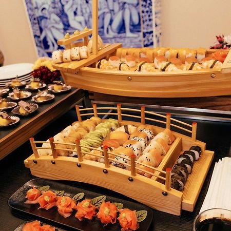 Bristol Panama, A Registry Collection Hotel Bagian luar foto Sushi boat