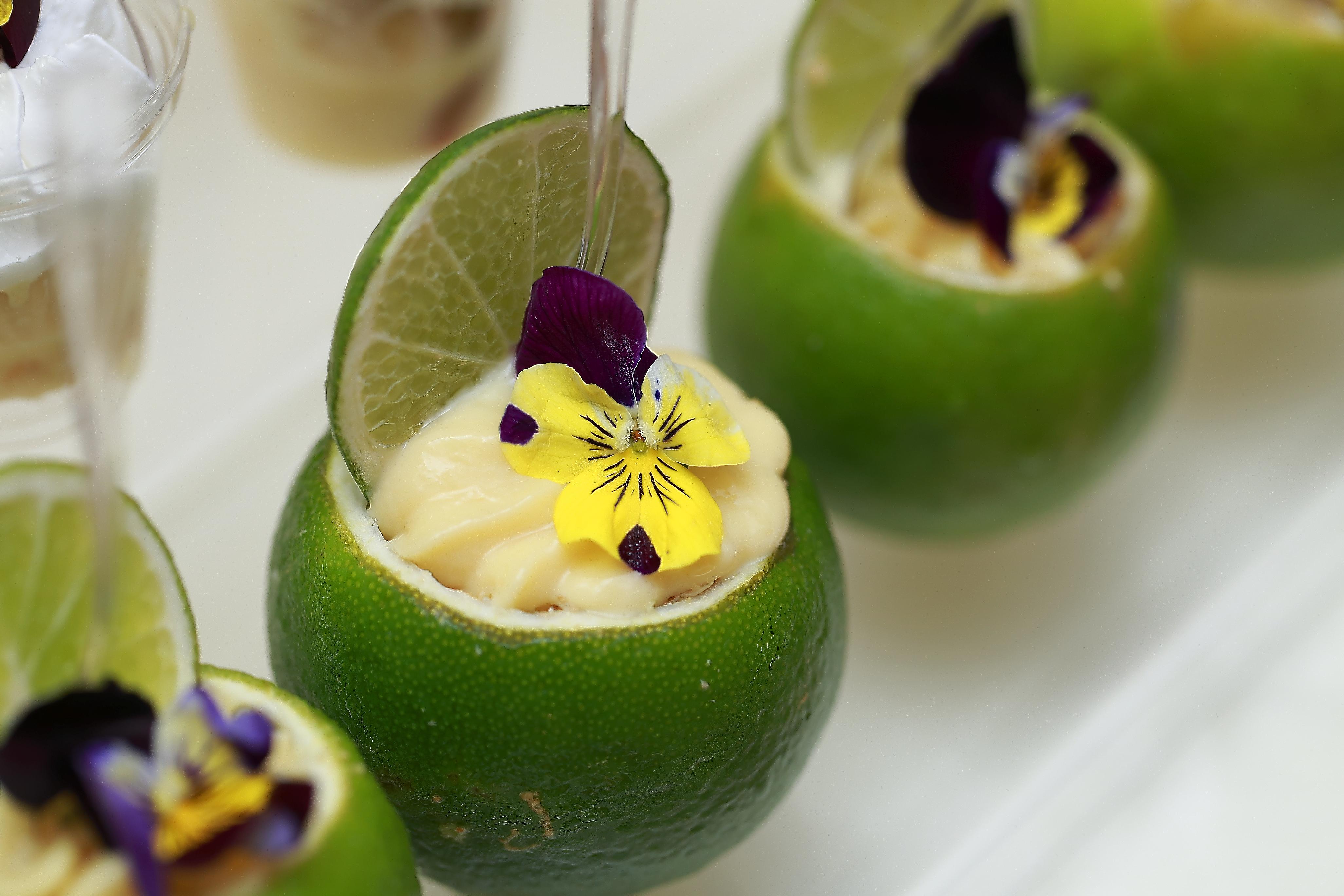 Bristol Panama, A Registry Collection Hotel Bagian luar foto A lime being used as a garnish