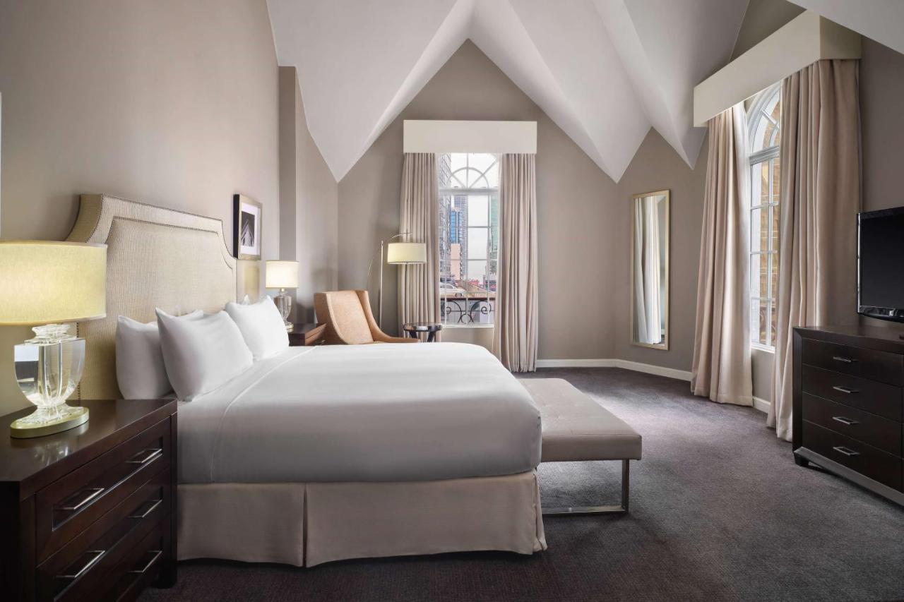 Bristol Panama, A Registry Collection Hotel Bagian luar foto A bedroom at the St. Regis New York