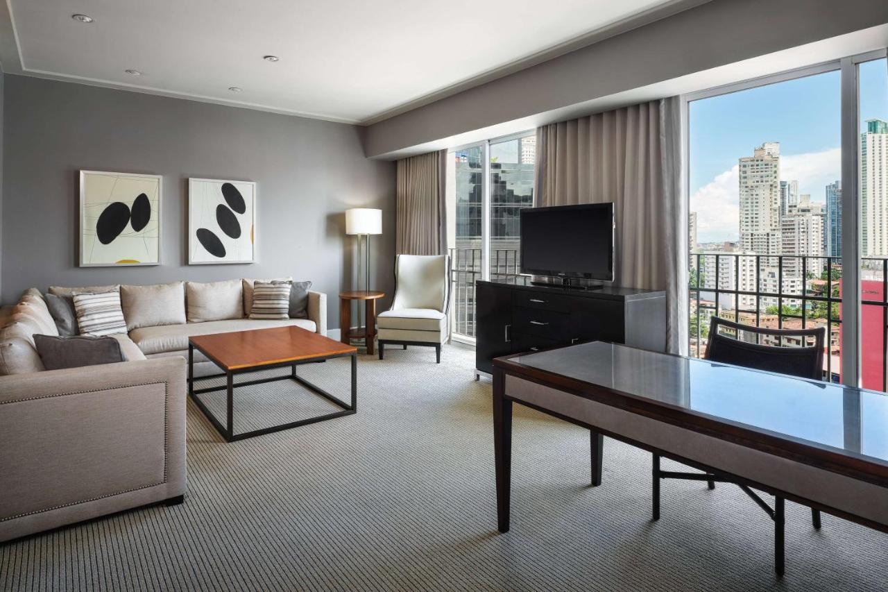 Bristol Panama, A Registry Collection Hotel Bagian luar foto A living room at the JW Marriott Panama