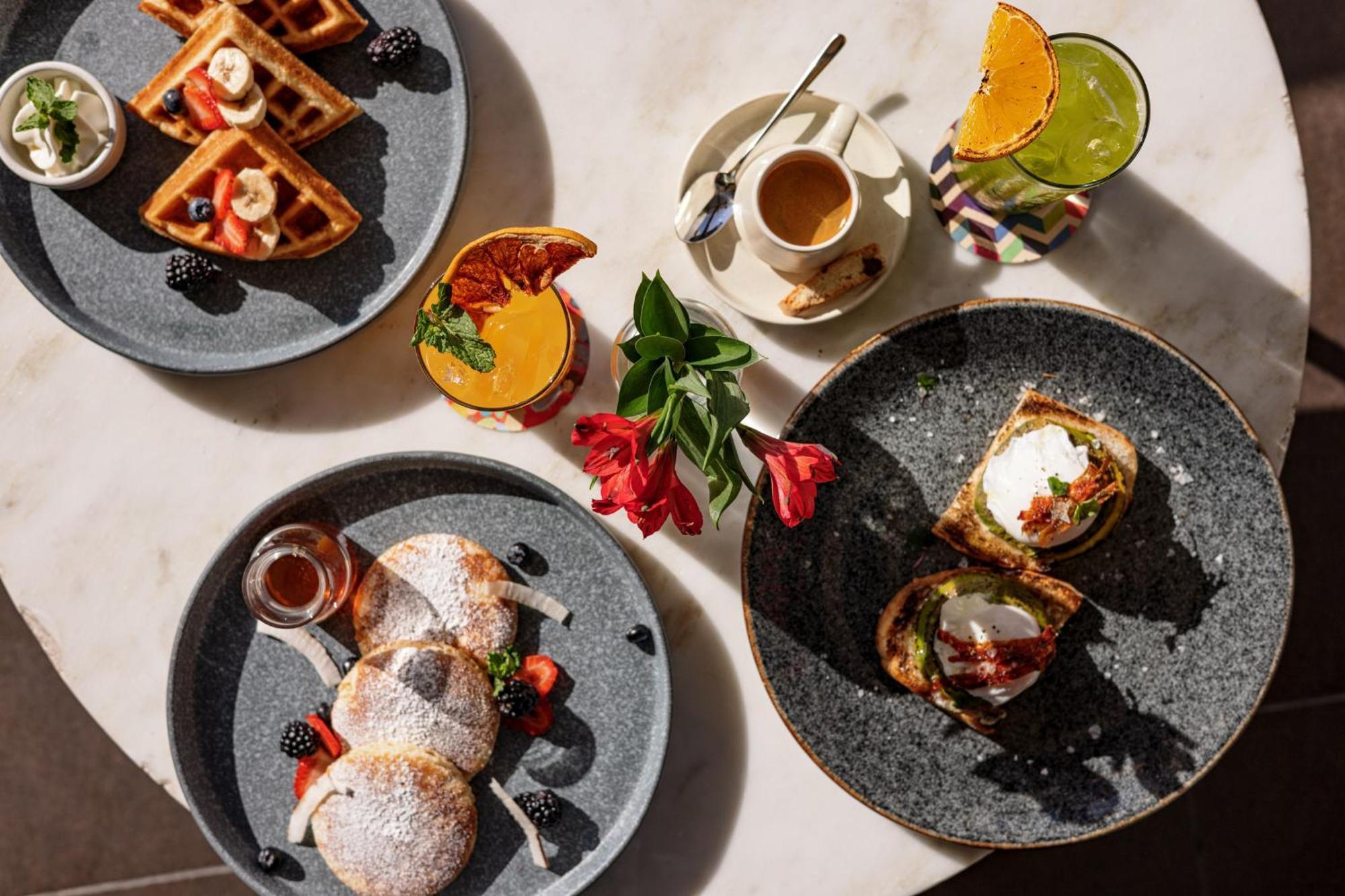 Bristol Panama, A Registry Collection Hotel Bagian luar foto Breakfast at the Hotel