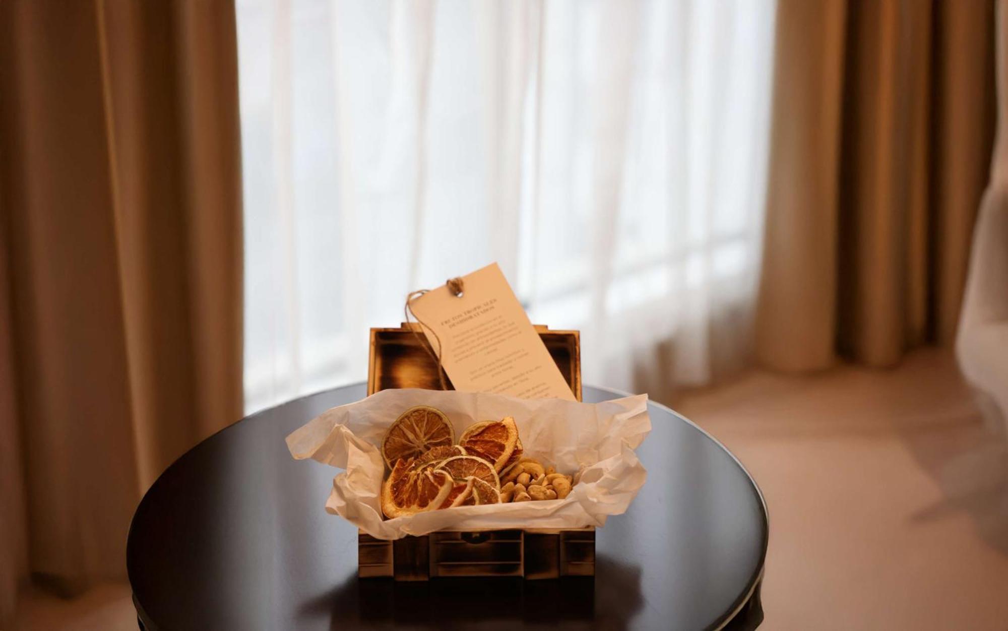 Bristol Panama, A Registry Collection Hotel Bagian luar foto A turndown service tray