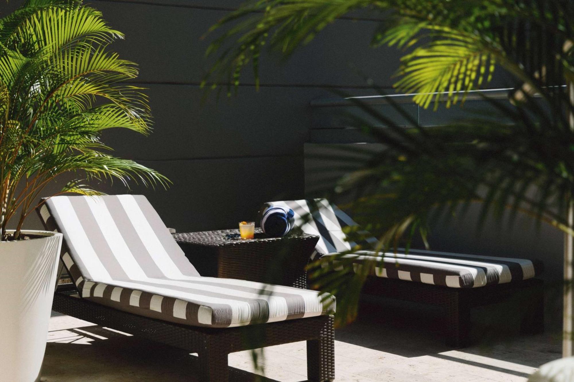 Bristol Panama, A Registry Collection Hotel Bagian luar foto The pool at the hotel